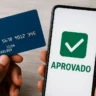 Qual cartão aprova limite na hora para negativado?